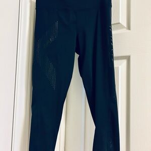 2XU Women's Black Reflective Compression Leggings